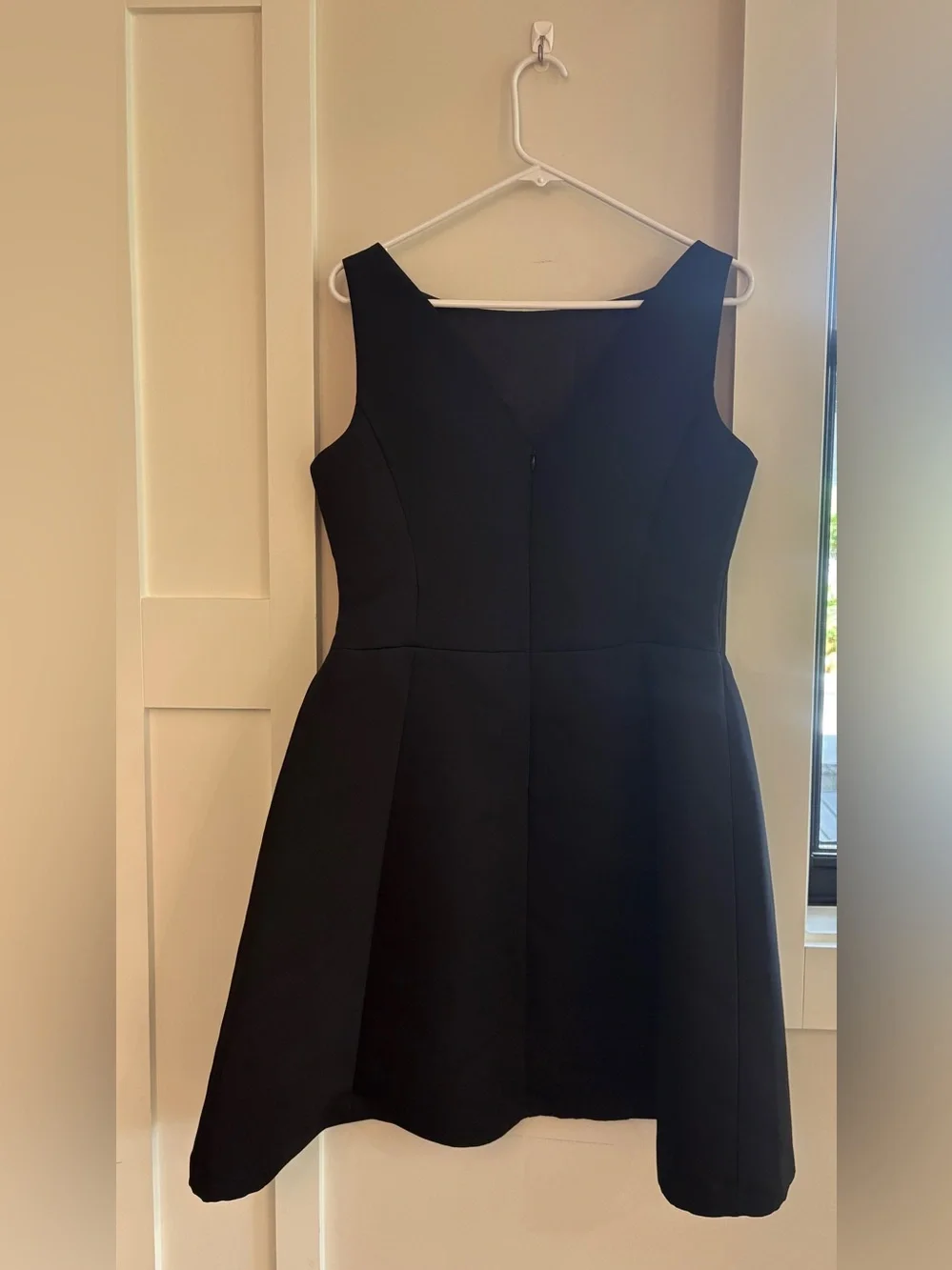 Kate Spade New York V-Back Structured Sleeveless Black Cocktail Dress Size 10